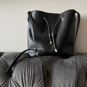 Calvin Klein Gabrianna Crossbody